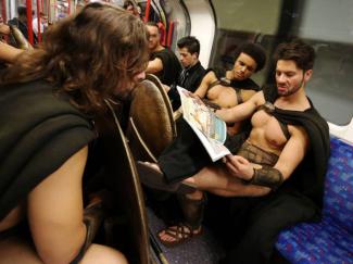 styles medium public images blog posts Adam Dupuis 2015 05 21 what it looks like when spartan warriors ride the subway 8