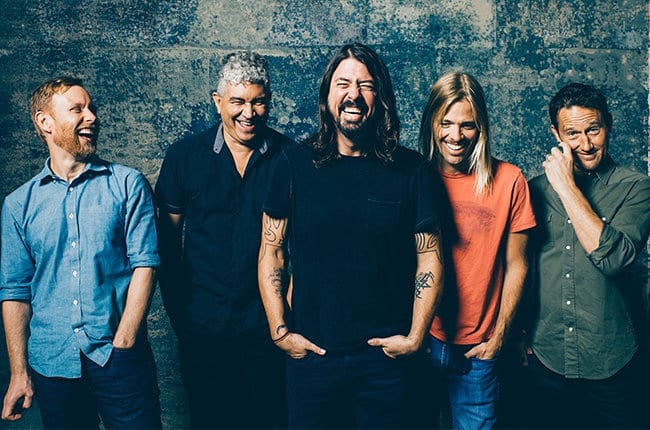 foo-fighters-press-laughing-2015-billboard-650.jpg