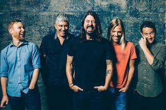 styles medium public images blog posts Adam Dupuis 2015 08 22 foo fighters press laughing 2015 billboard 650