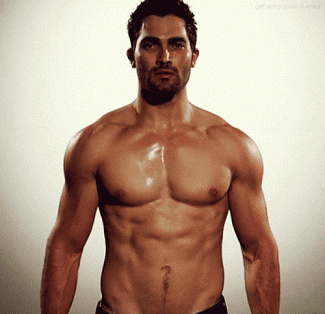 Tyler Hoechlin looking mighty fine. A pic from his MTV's Teen Wolf days.