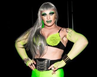 styles medium public images blog posts Adam Dupuis 2016 04 24 sedarlicious photos of a new yorks biggest gay passover party 999 1461282264 size 1000