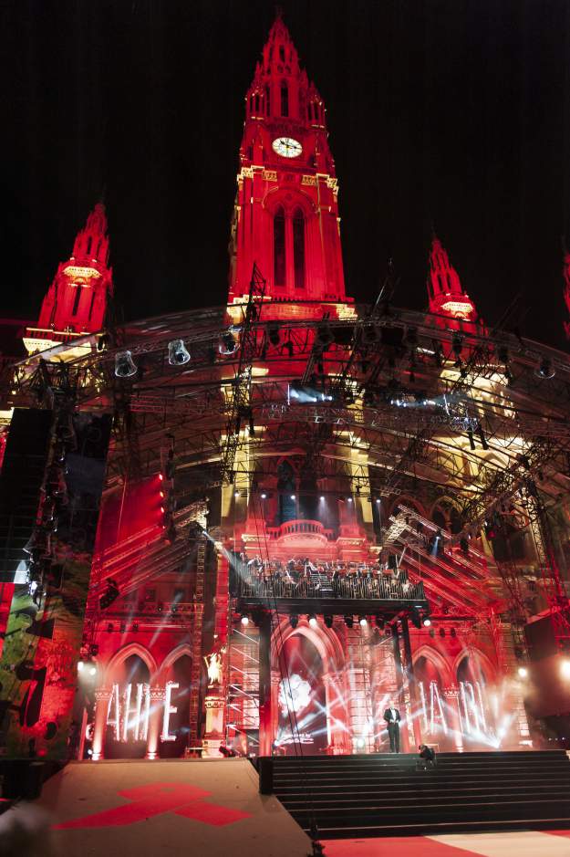 Credit: Raimund Appel for Life Ball 2018 styles large public images blog posts Ryan Shea 2018 06 03 General Atmosphere of LIFE Ball Opening Ceremony Credit Raimund Appel for LIFE Ball 2018