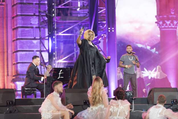 Credit: Raimund Appel for Life Ball 2018 styles large public images blog posts Ryan Shea 2018 06 03 Patti La Belle performs at LIFE Ball Opening Ceremony Credit Raimund Appel for LIFE Ball 2018