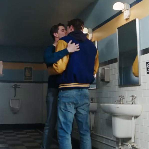 styles large public images blog posts Randy Slovacek 2018 07 23 bathroom smooch