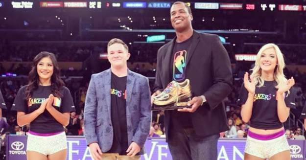 Jason Collins receiving the Lace of Unity Award / Image via Instagram @jasoncollins_98 styles large public images blog posts Devin Randall 2018 10 08 JasonCollins LALakersPrideNight
