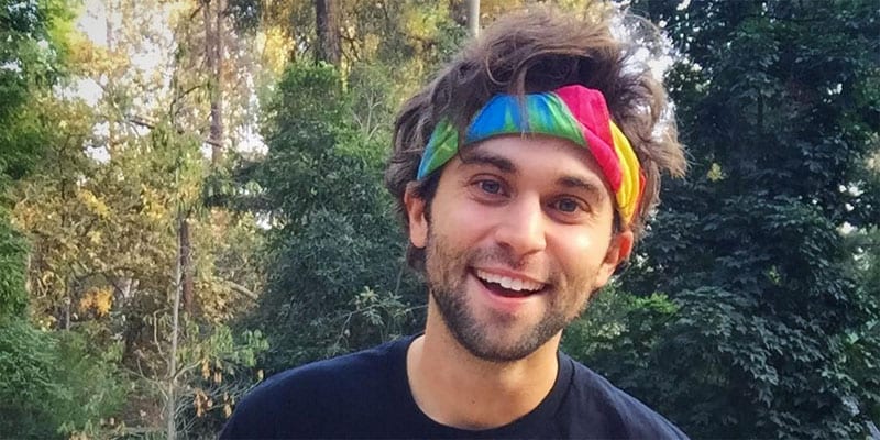 Greys Anatomy Star Jake Borelli Came Out Minutes After His Character