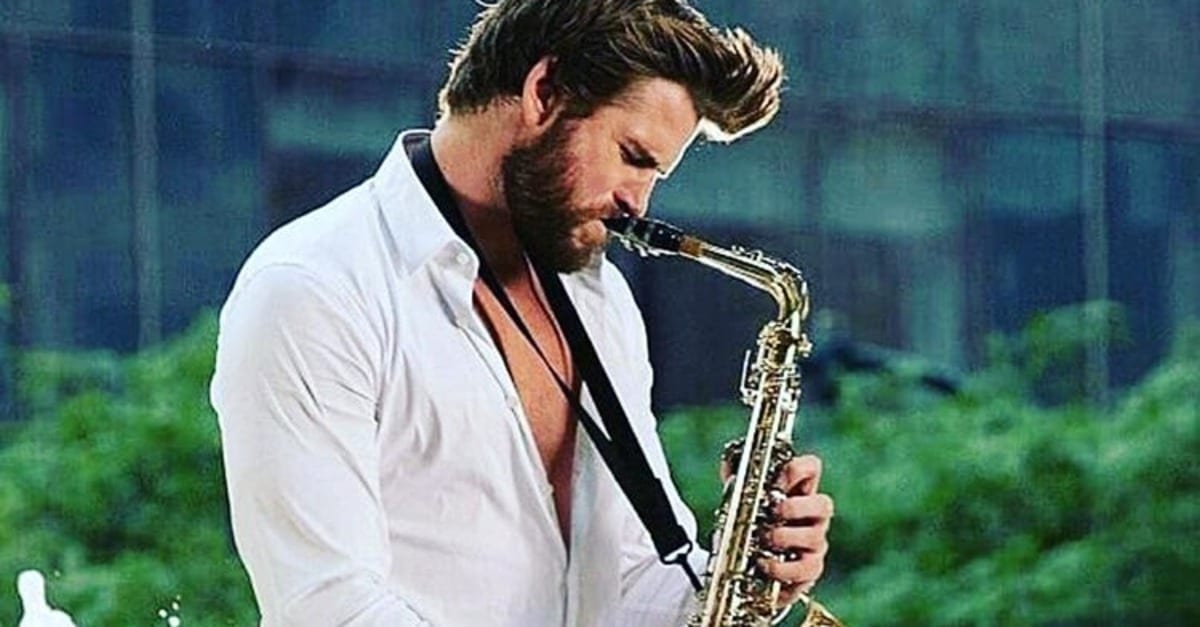 liamhemsworth-sax.jpg