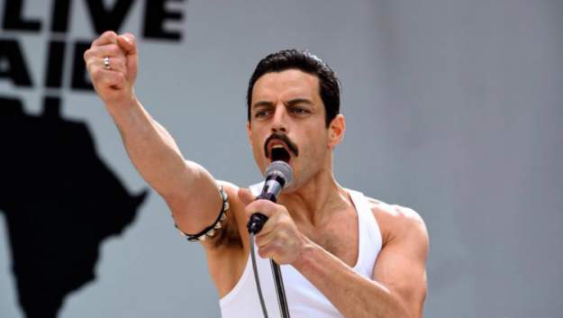 Rami Malek as Freddie Mercury in 'Bohemian Rhapsody' / Image via 20th Century Fox styles large public images blog posts Devin Randall 2018 12 01 5b969993b354cdb8228b4f09 750 423