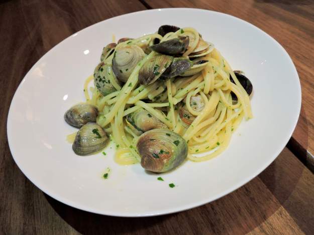 styles large public images blog posts Ryan Shea 2019 02 20 Linguine with White Clam Sauce CREDIT Hank s Pasta Bar