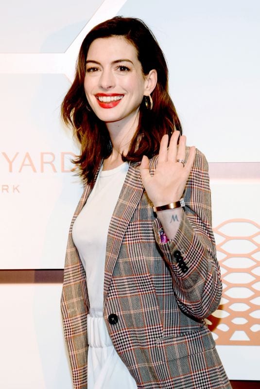anne hathaway at hudson yards vip grand opening in new york 03 14 2019 6 thumbnail 2019 03 25 01 06 08 185163