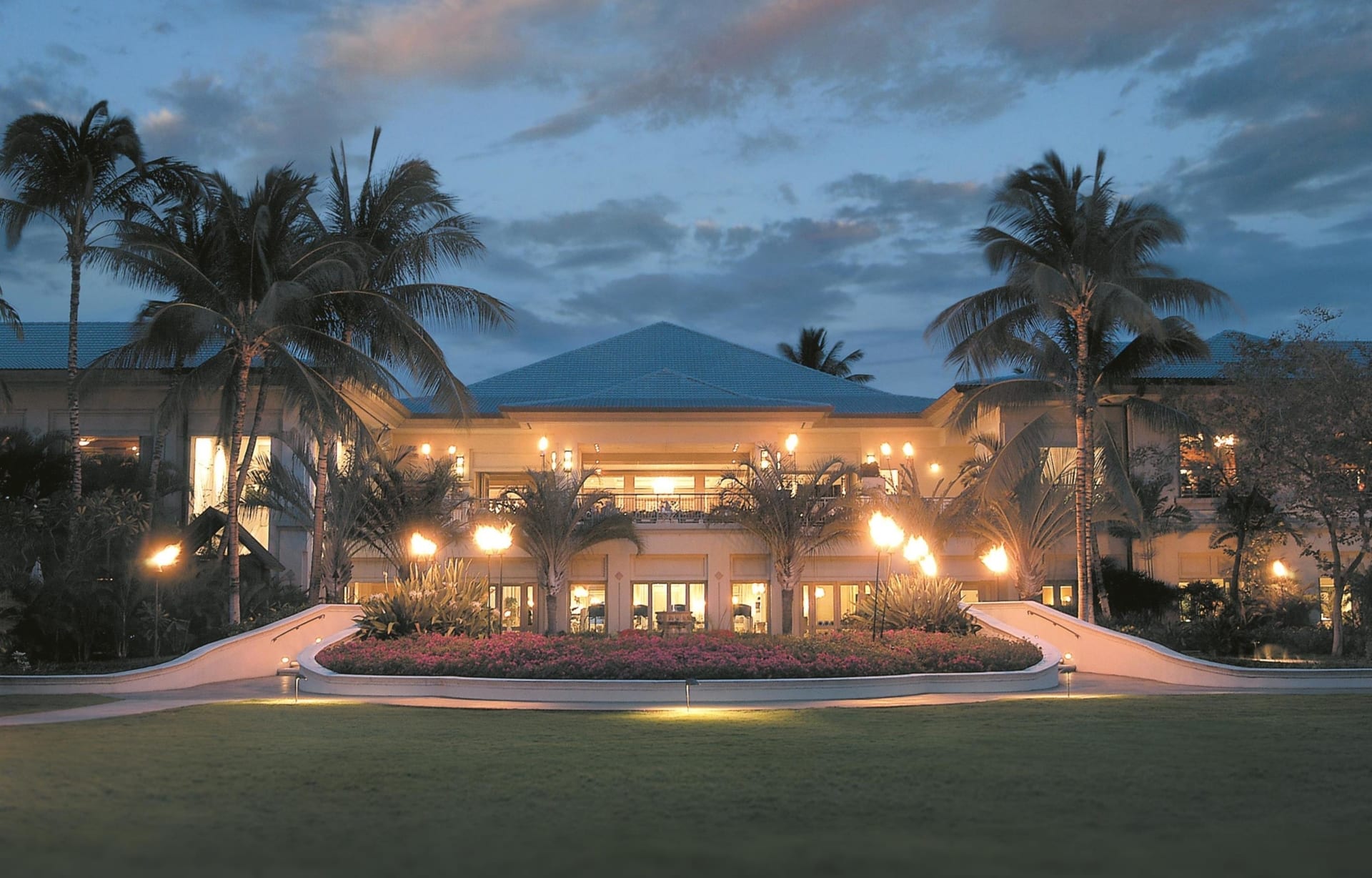 Hotel at Dusk 491721 high e1568321228654