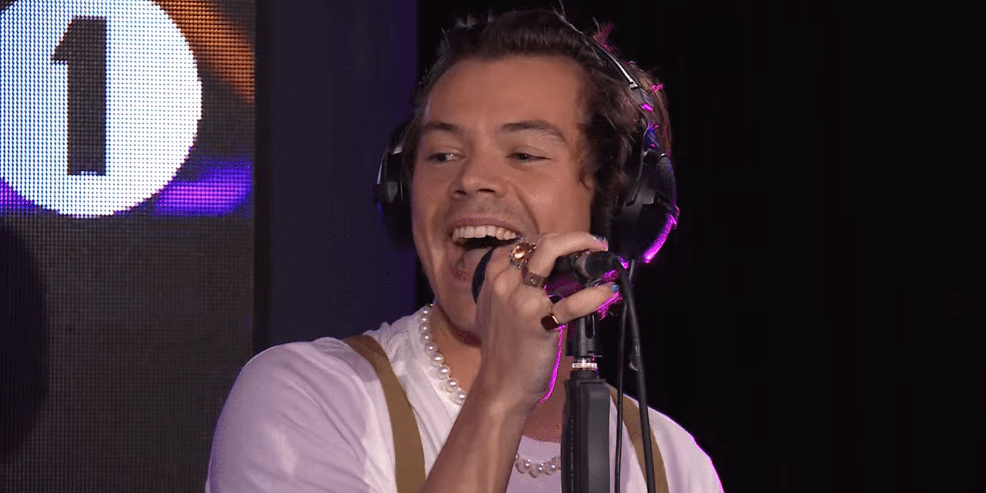 Harry Styles Singing Lizzo’s “Juice?” • Instinct Magazine