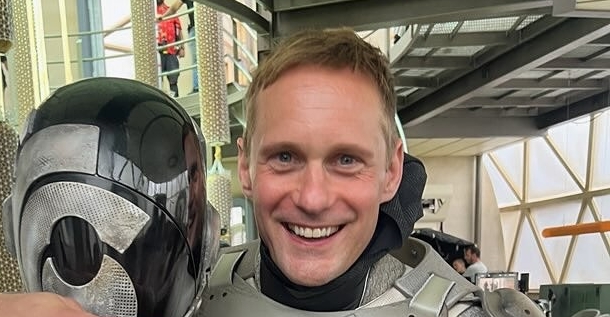 skarsgard murderbot e1752595603168