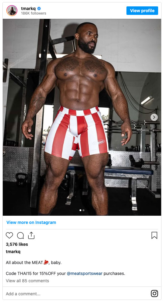 Thai wore wide stripes on those thicc thighs