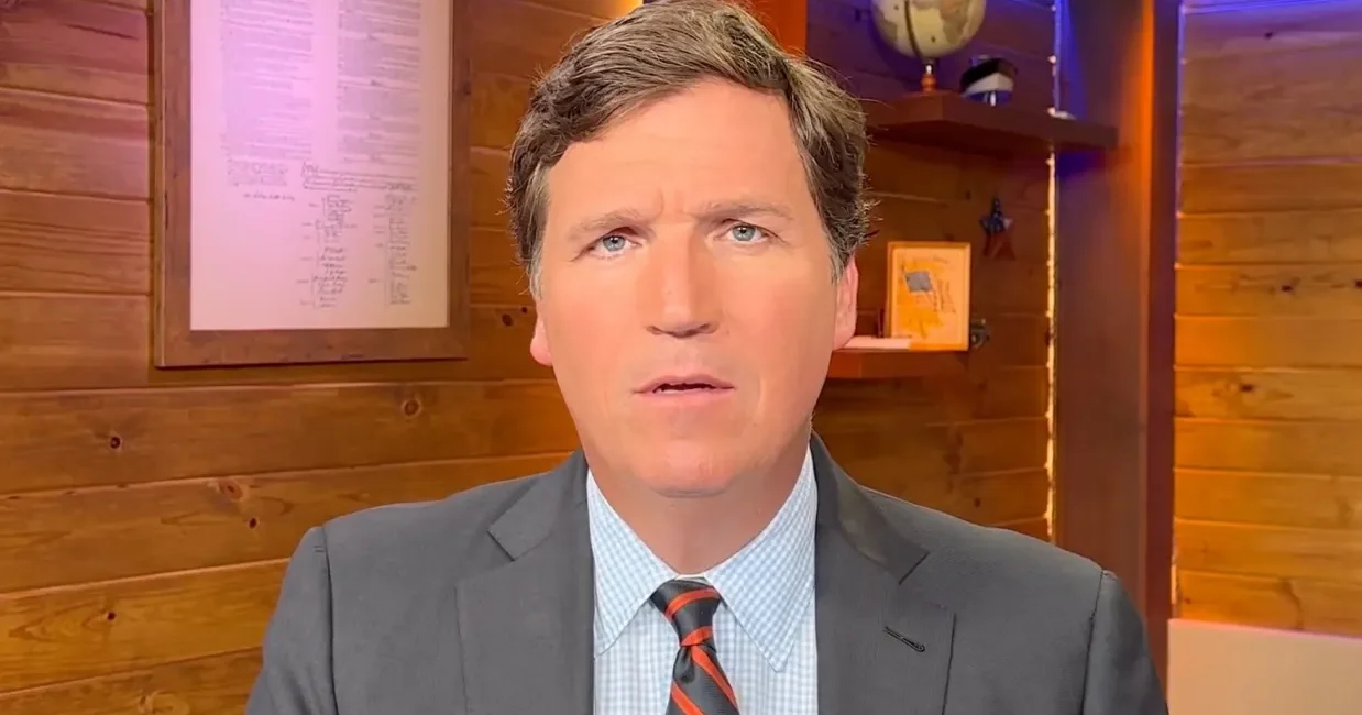 Tucker Carlson Home Studio e1766026644827