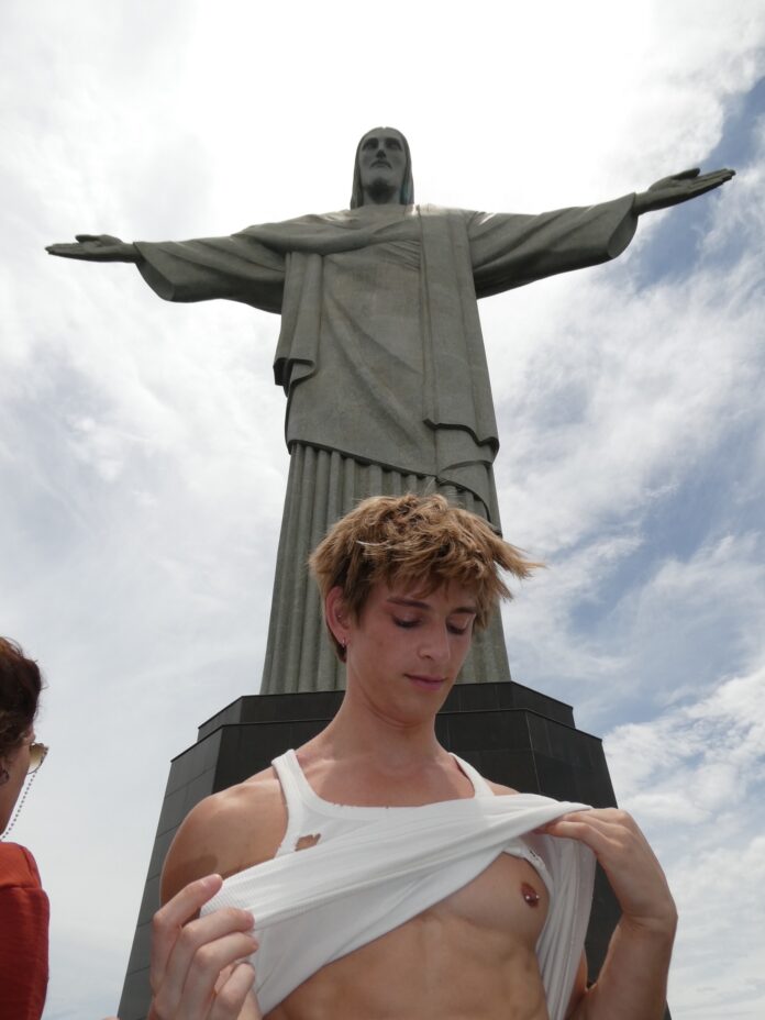 P1010802.JPG 696x928 1