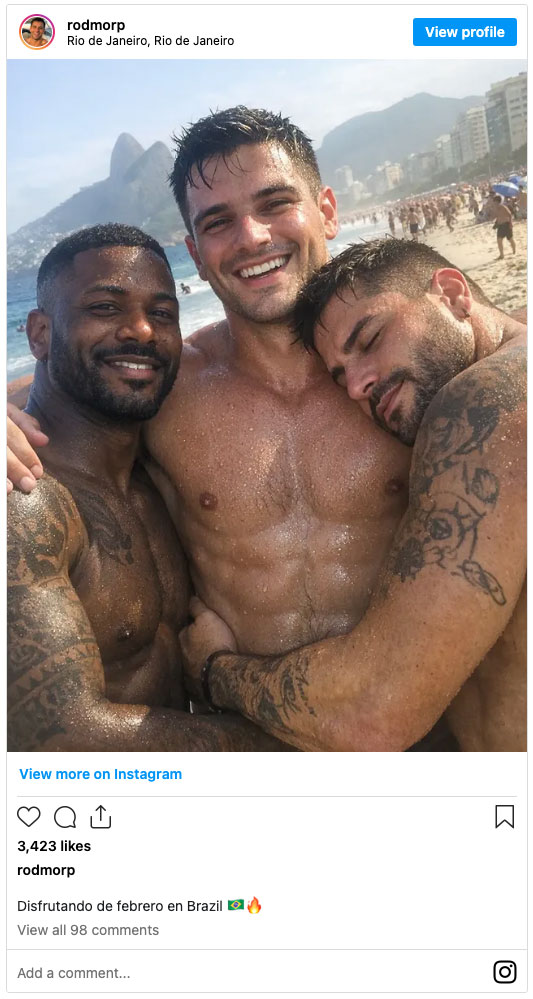 Rodrigo and friends were giving beach cuddles in Brazil.